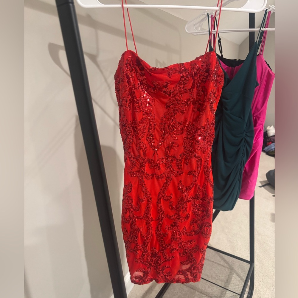 Red Sparkly Mini Dress
Size Small Perfect condition